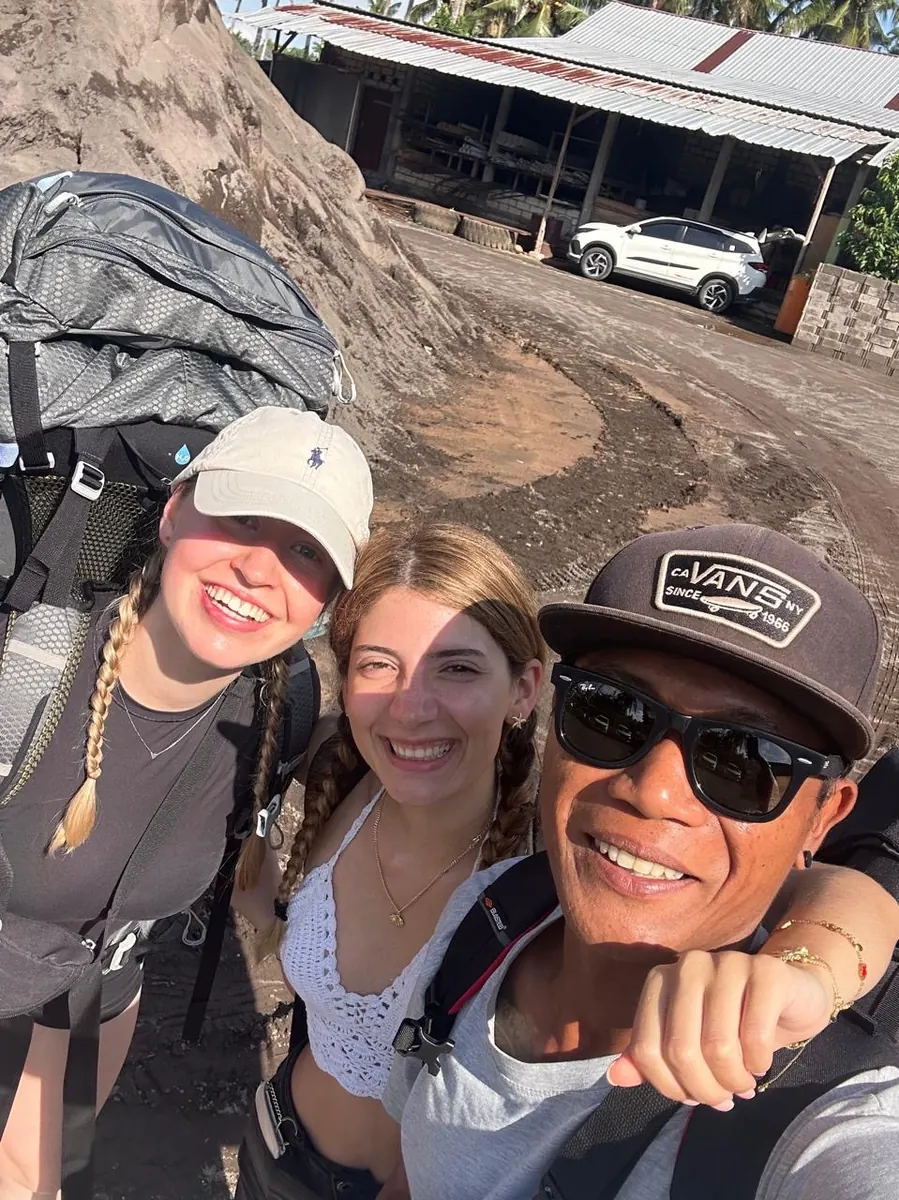 Gede with two backpackers on Nusa Penida